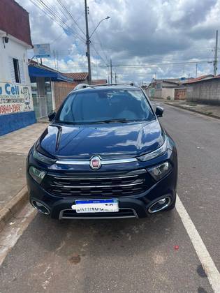 FIAT TORO 2.0 16V TURBO DIESEL VOLCANO 4WD AT9 FIAT TORO 2.0 16V TURBO DIESEL VOLCANO 4WD AT9